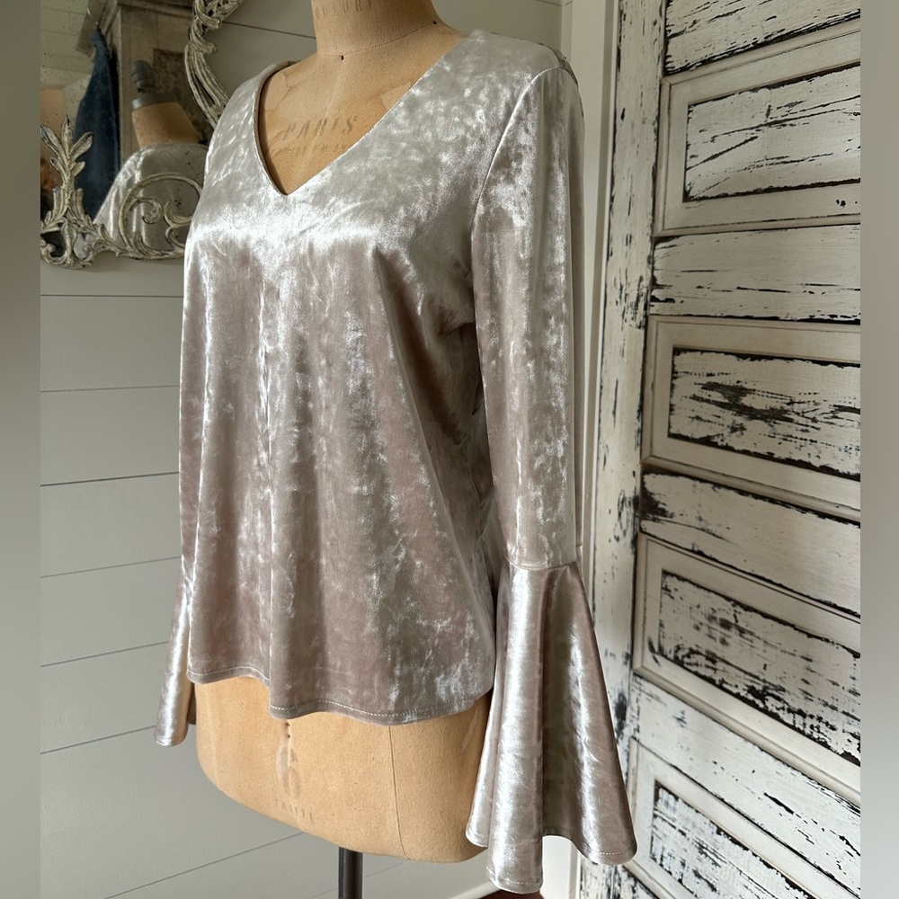 Karen Kane Velvet Bell Sleeve Top - Picture 3 of 6